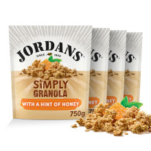 Jordans Granola Crunchy Simply Oat Breakfast Cereal - British Baked Source of Fibre Cereal - No Artificial Flavours or Preservatives - 750g