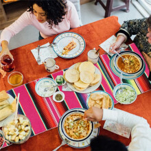 Caminos de Mesa Mexicanos de 4 Piezas, 14 X 86 Pulgadas, para Decoración de Fiestas Mexicanas, para Bodas y Fiestas.