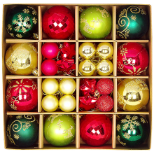 Christmas Tree Ornaments Plastic Balls Set Green Red Gold