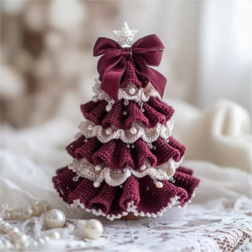 Beginner Crochet Kit Christmas Tree Decoration Set with Bow 1