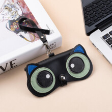 Portable eyeglasses case for myopia glasses, cartoon design