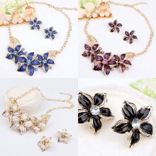 Women's Rhinestone Flower Jewelry Set Necklace and Earrings