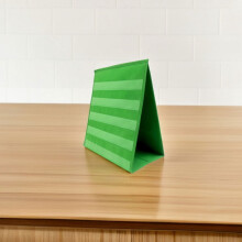 English letter display slot tabletop stand green 1 set