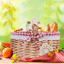 Wicker Picnic Basket with Liner Rustic Country Style
