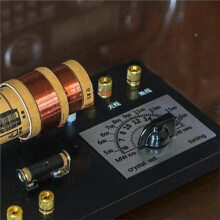 Vintage Analog Receiver DIY AM/FM Radio Kit with Crystal Detector for Beginners STEM Projects