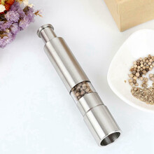 2X Moulin à Sel et Poivre En Acier Inoxydable Bouton Poussoir Argent pour la Cuisson Des épices Pouce Poussoir Moulin à Poivre Moulin Portable