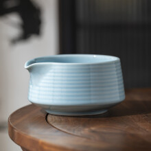 Handmade Japanese Matcha Bowl with Spout 500ml Ceramic