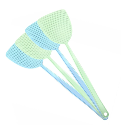 Manual Plastic Fly Swatter 17.5 inch 4 pack 1