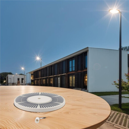 High Execution 136LED Sun Operated for  Light with Automatic Function for Yard and Camping 2