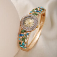 (Blue) Round Trendy Ladies Dial Quartz Watch With Alloy Band Casual For Outings
