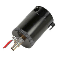 Universeller 2-Port-Ölabscheiderbehälter aus Aluminium mit Schwallblechen und Ablassventil