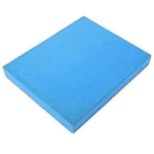 Blaue Balancematte, ca. 33 x 40 x 5 cm, aus umweltfreundlichem TPE-Material, rutschfest und langlebig.