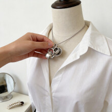 Trendy Cross Charm Necklace With Alloy Chain For Fashionable Daily Accessory