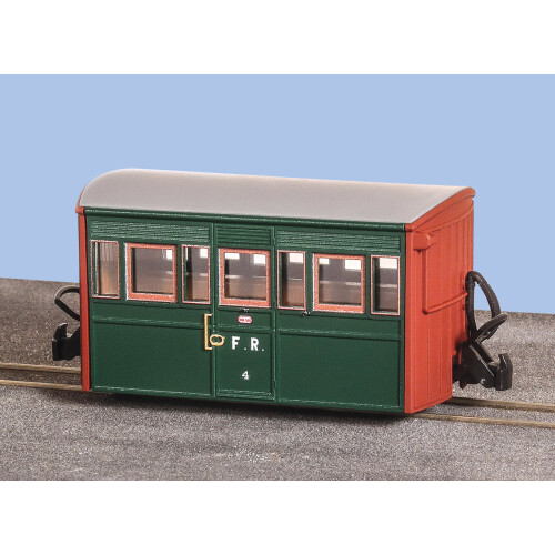 PECO GR-557B Bug Box Coach - Colonel Stephens Livery - No.4 OO9 Gauge