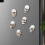 Sei calamite da frigo a forma di teschio per Halloween con design diversi 1