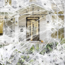Halloween-themed spider web with 60 lifelike spiders, 300g, suitable for indoor and outdoor Halloween party decorations.
