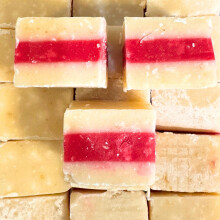 (2kg Sweet Tub) Jam & Biscuit Flavoured Fudge