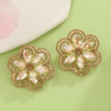 (Gold) Fresh Water Floral Drop Earrings With Crystals And Alloy For Use Versatile Daily