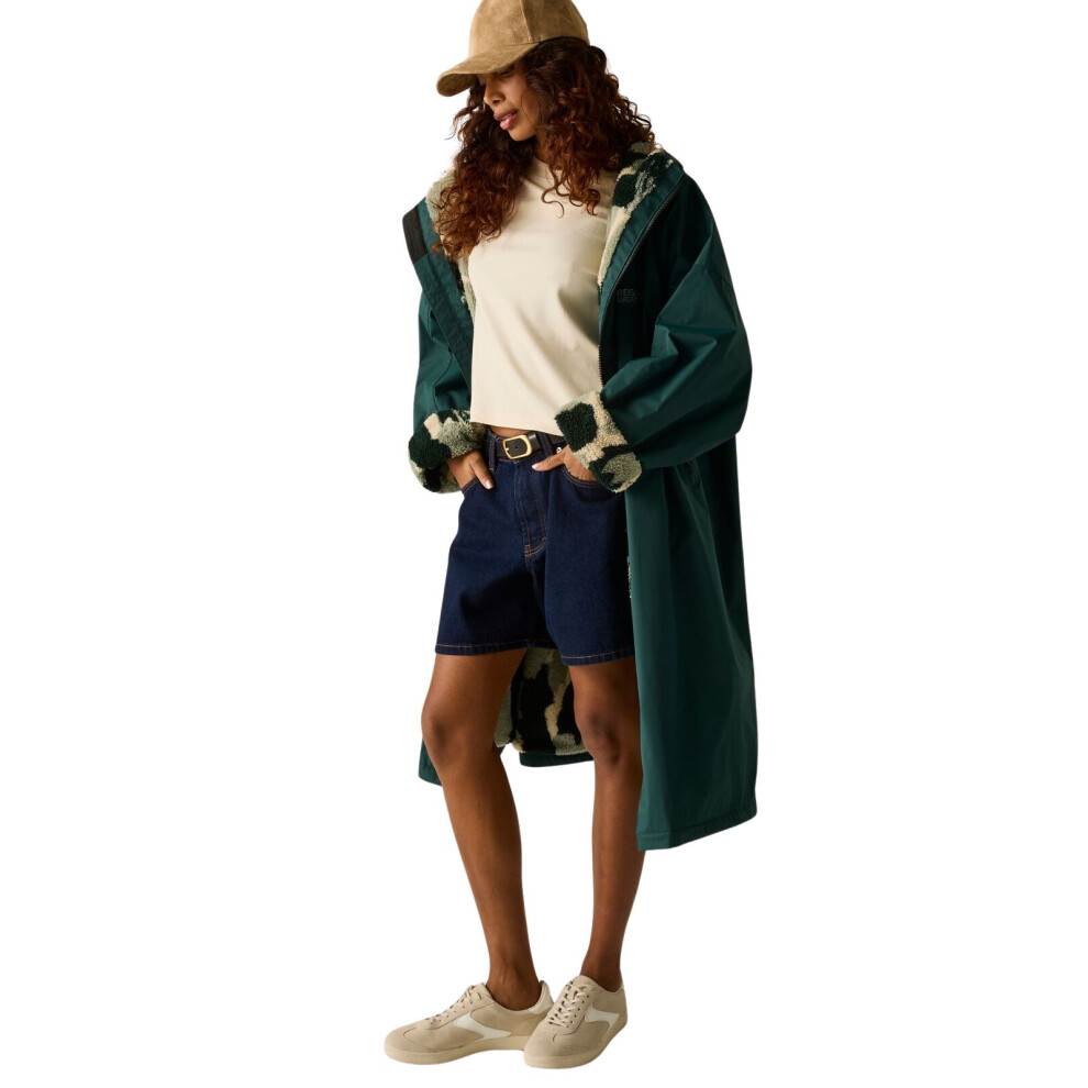 Regatta Unisex Bottle Green Adult Waterproof Changing Robe In | : Large - Image 9