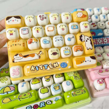 (26-square yellow A) Halloween Christmas 26-Key Decompression Keyboard Keychain Pendant Toy Gift Set