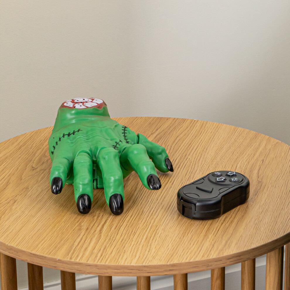 Smart Garden Products 17Cm Battery Powered Green Grizzly Moving Halloween Hand With Leds