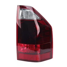 Taillight (Right) MN133766 MN133767 Suitable for Pajero Montero 2003-2007