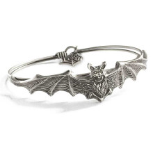 (Silver) Alloy Shaped Bat Wrist Decor Unisex Punk Style Halloween Jewelry Hand Accessory