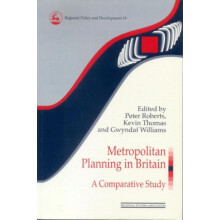 Metropolitan Planning in Britain A Comparative Study Paperback Book