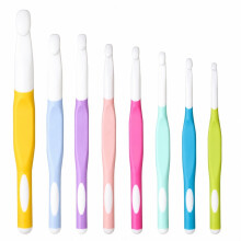 Ergonomic Large Crochet Hooks Set, 8 Sizes 6mm-20mm for Chunky Yarn, Comfort Grip