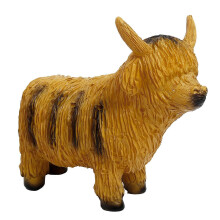 Lighted Highland Cow Statue – Resin with LED – for Farmhouse Porch
