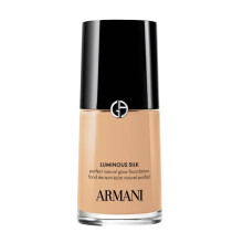 Giorgio Armani Luminous Silk Foundation, Perfecte Natuurlijke Glans (4.5 - licht, neutraal perzik)
