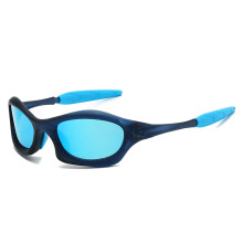 Okulary przeciwsłoneczne owalne unisex, czarna oprawka, niebieskie lustrzane szkła