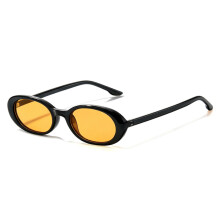Kleine ovale Sonnenbrille für Damen, schwarzes Gestell, orange-gelbe Gläser