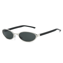 Ovale Unisex-Sonnenbrille, silbernes Gestell, dunkelgraue Gläser