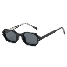 Kleine, polygonale Sonnenbrille aus Metall mit UV-Schutz, schwarzer Rahmen, graue Gläser