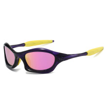 Ovale Unisex-Sonnenbrille, schwarzes Gestell, lila verspiegelte Gläser