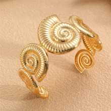 (Gold C) Charm Bracelet Metal With Round Design For Fresh Sweet Looks Summer Accessories