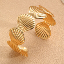 (Gold A) Charm Bracelet Metal With Round Design For Fresh Sweet Looks Summer Accessories