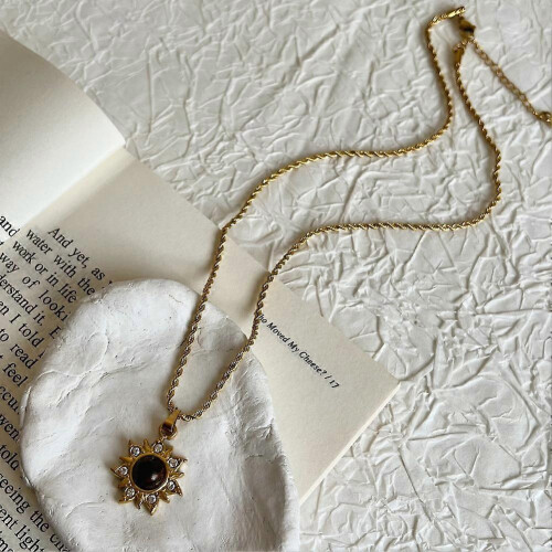 Collane con pendente, gioielli, collane da donna, regali per donne.