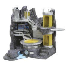 - Batcave with 6 Metal Nanofigures and 1 Medium Figure, Platform with Light, Sliding Doors, Suitable for Ages 5