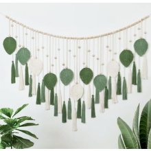 Grande tenture murale en macramé beige et vert à pompons et perles en bois, décoration murale bohème faite main pour chambre à coucher et sa