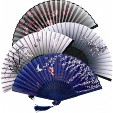 Lot de 4 éventails pliables en bois, parfaits pour les mariages, les fêtes d'été, la décoration murale et les accessoires de déguisement.