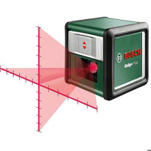 Bosch Laserviiva Quigo Plus jalustalla (helppo kohdistus tasaisiin ja vaihtelevaan etäisyyksiin Athelas-merkinnän avulla)