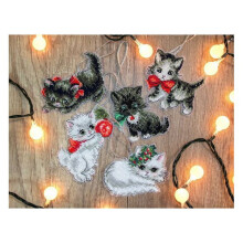 Kit kruissteek - LETISTITCH - LETI987 Kerstkatten speelgoed - Plastic canvas 14ct - 22 kleuren - 8x7 cm