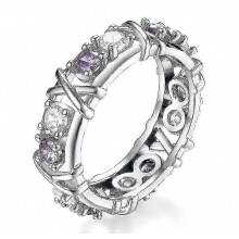Ring aus Moissanit mit Magnetdesign und Kreuzmotiv, voll besetzt mit Moissanit-Steinen, größenverstellbar, elegant und modern in Silberoptik