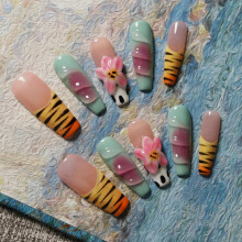 Tesytto Lange Coffin Press-On Nägel Handgemacht Mehrschichtige Gel-Fake-Nägel - 3D Lotusblumen & Tigerprint, Französische Spitze