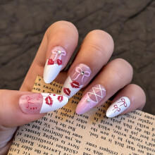 TEEKME Press-On Nägel für Frauen - Rosa Weiße Ombre mit 3D Lippen & Schleifen, Keine Kleber falsche Nägel, 12 Größen-24 Stück