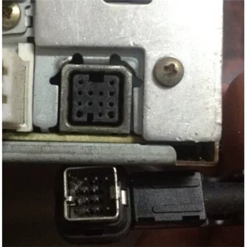 Adattatore  AUX per Auto con Microfono Vivavoce, Compatibile con per  Swift, Jimny e Vitara. 2