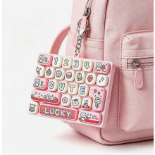 Kawaii cartoon toetsenbord met 26 vakjes, fidget sleutelhanger, zacht siliconen drukspeeltje met mechanisch typgevoel, draagbare stressverlichter