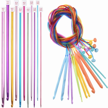 Set di 22 uncinetti in stile tunisino, composto da 11 uncinetti afghani in alluminio e 11 uncinetti tunisini con perline e